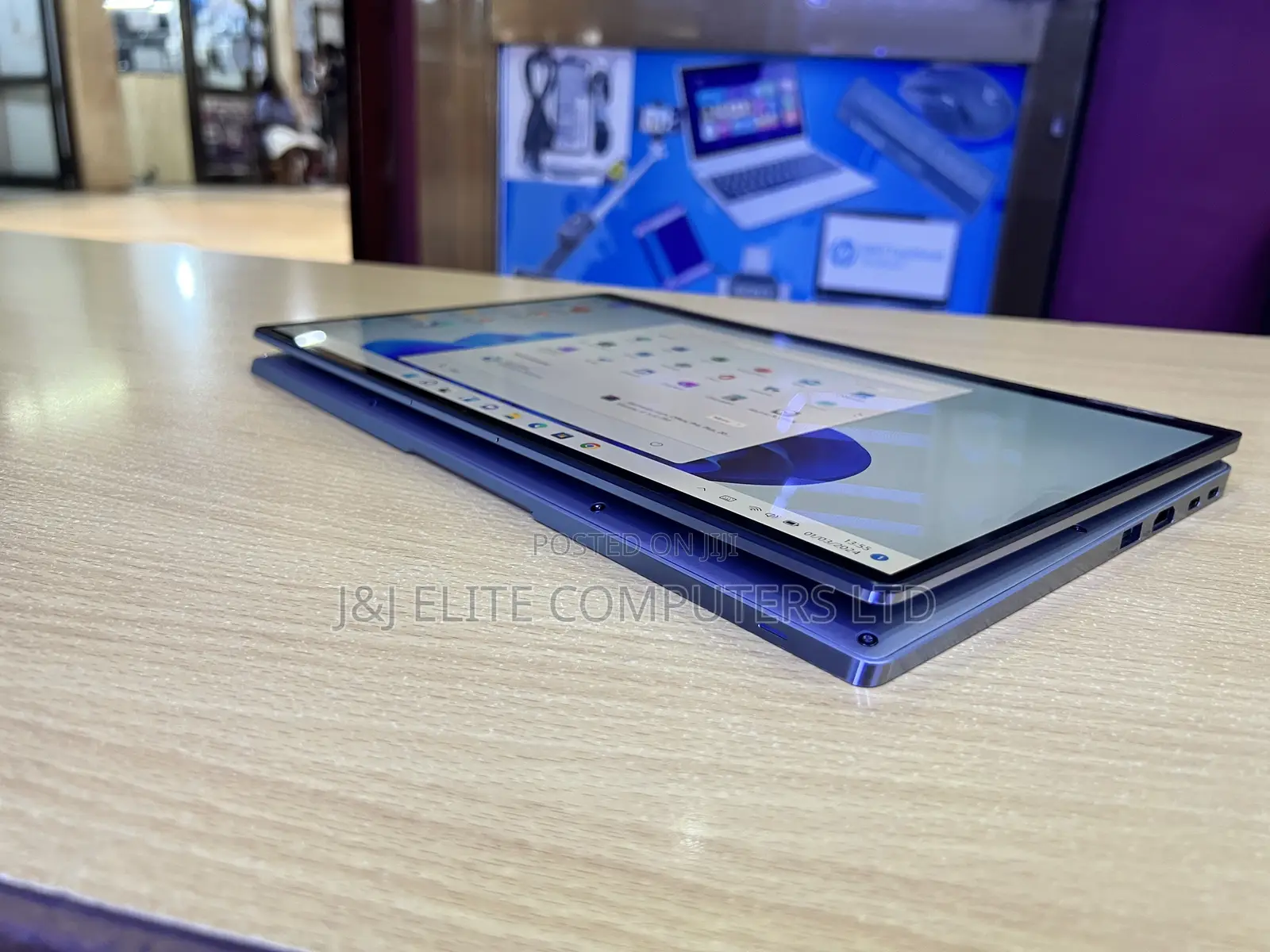 New Laptop Dell Latitude 7400 2-in-1 16GB Intel Core i7 SSD 512GB