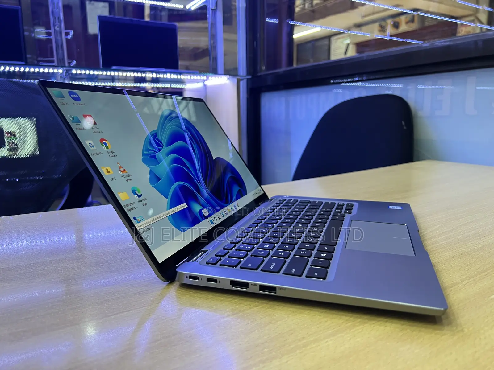 New Laptop Dell Latitude 7400 2-in-1 16GB Intel Core i7 SSD 512GB