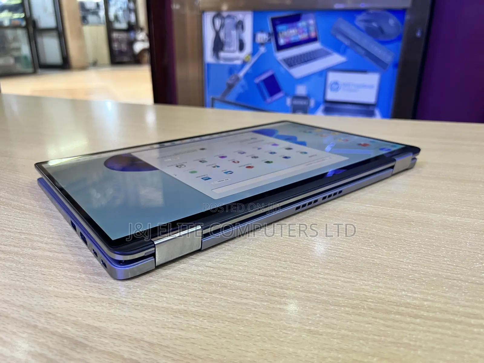 New Laptop Dell Latitude 7400 2-in-1 16GB Intel Core i7 SSD 512GB