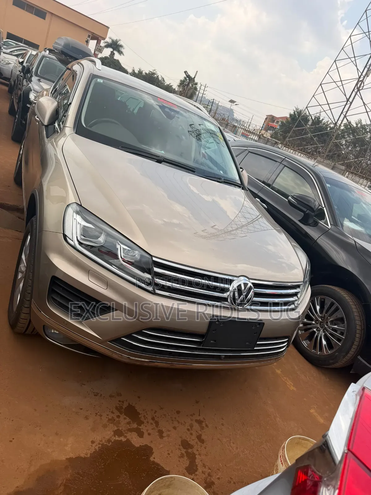 Volkswagen Touareg 2016 Gold