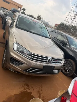 Volkswagen Touareg 2016 Gold