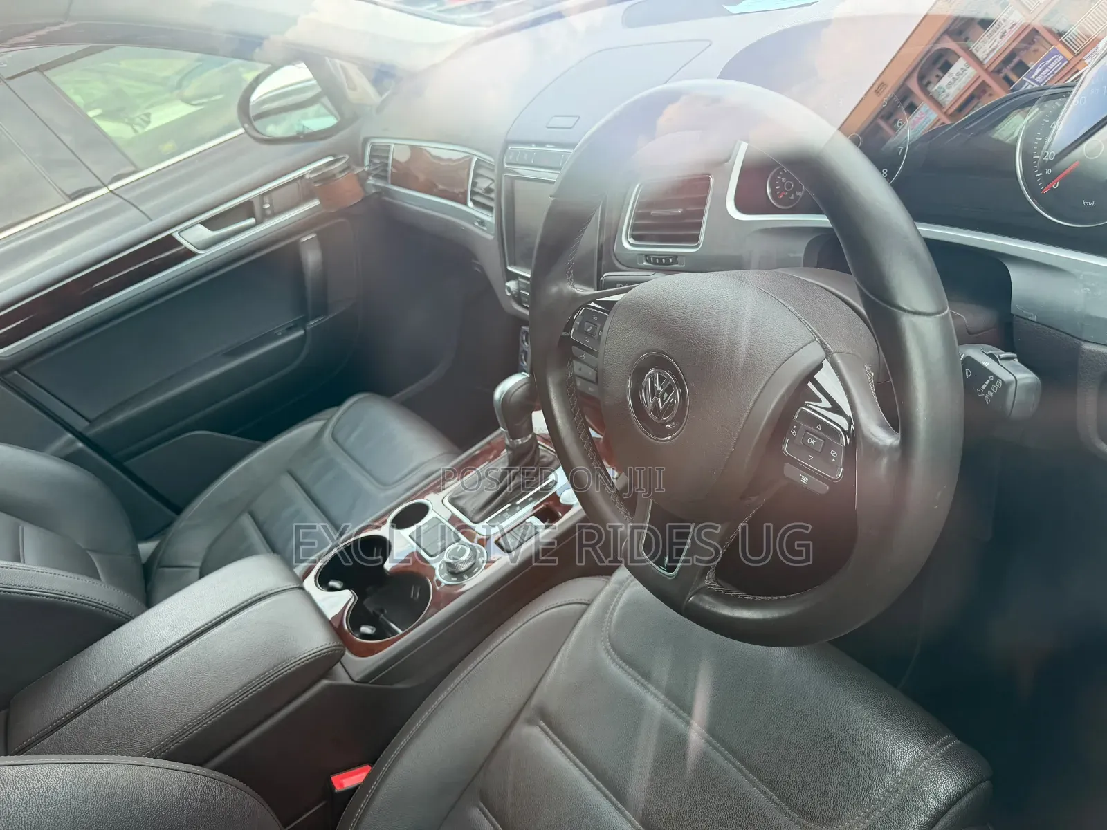 Volkswagen Touareg 2016 Gold