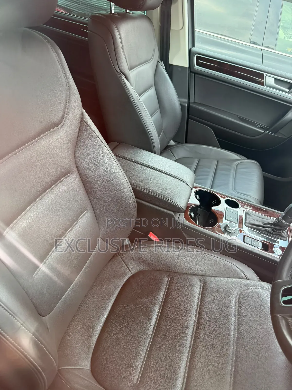 Volkswagen Touareg 2016 Gold