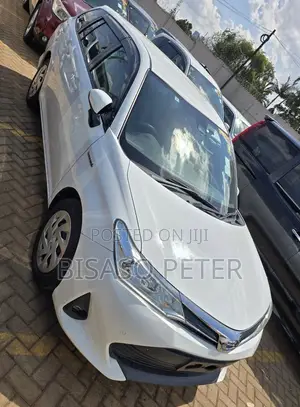 Toyota Corolla Fielder 1.5 Hybrid FWD 2018 White