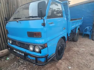 ISuzu ELF 250 2001 Blue