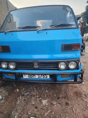 ISuzu ELF 250 2001 Blue