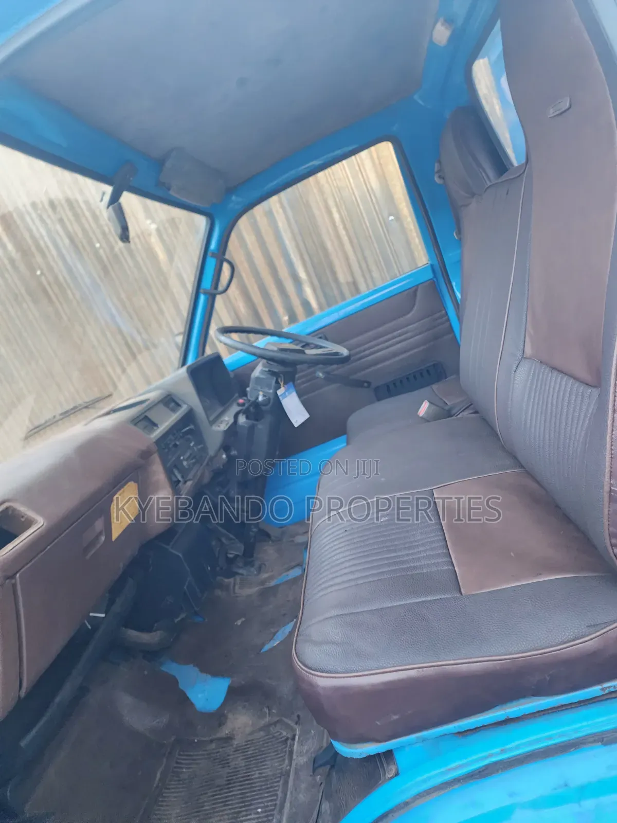ISuzu ELF 250 2001 Blue
