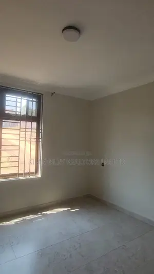 6bdrm House in Kira for sale