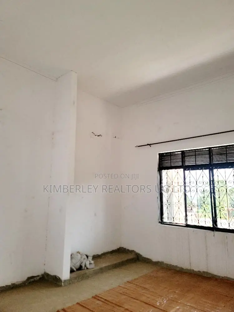 7bdrm House in Division A for sale