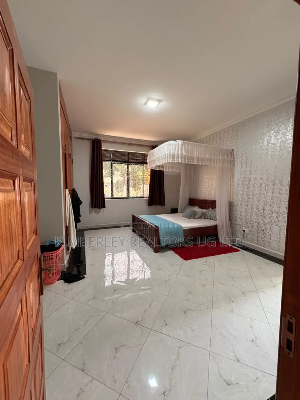 7bdrm House in Division A for sale