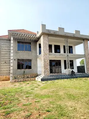 7bdrm House in Division A for sale