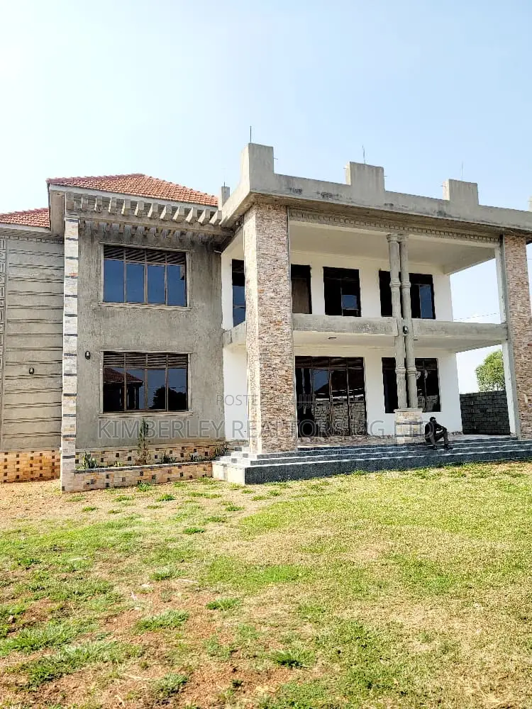 7bdrm House in Division A for sale