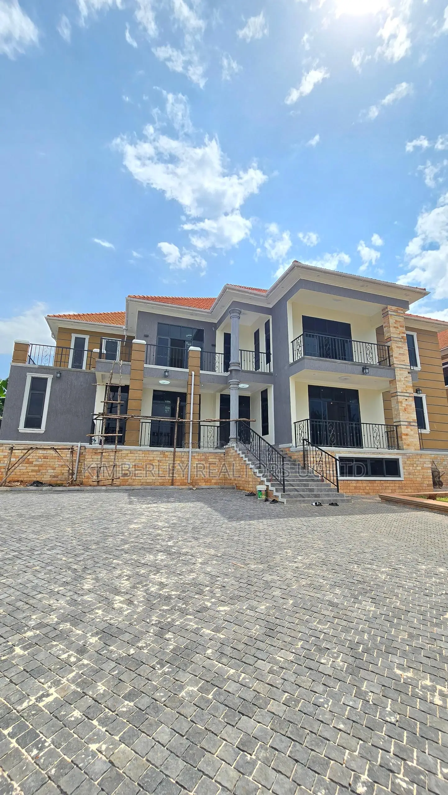 6bdrm House in Division A for sale