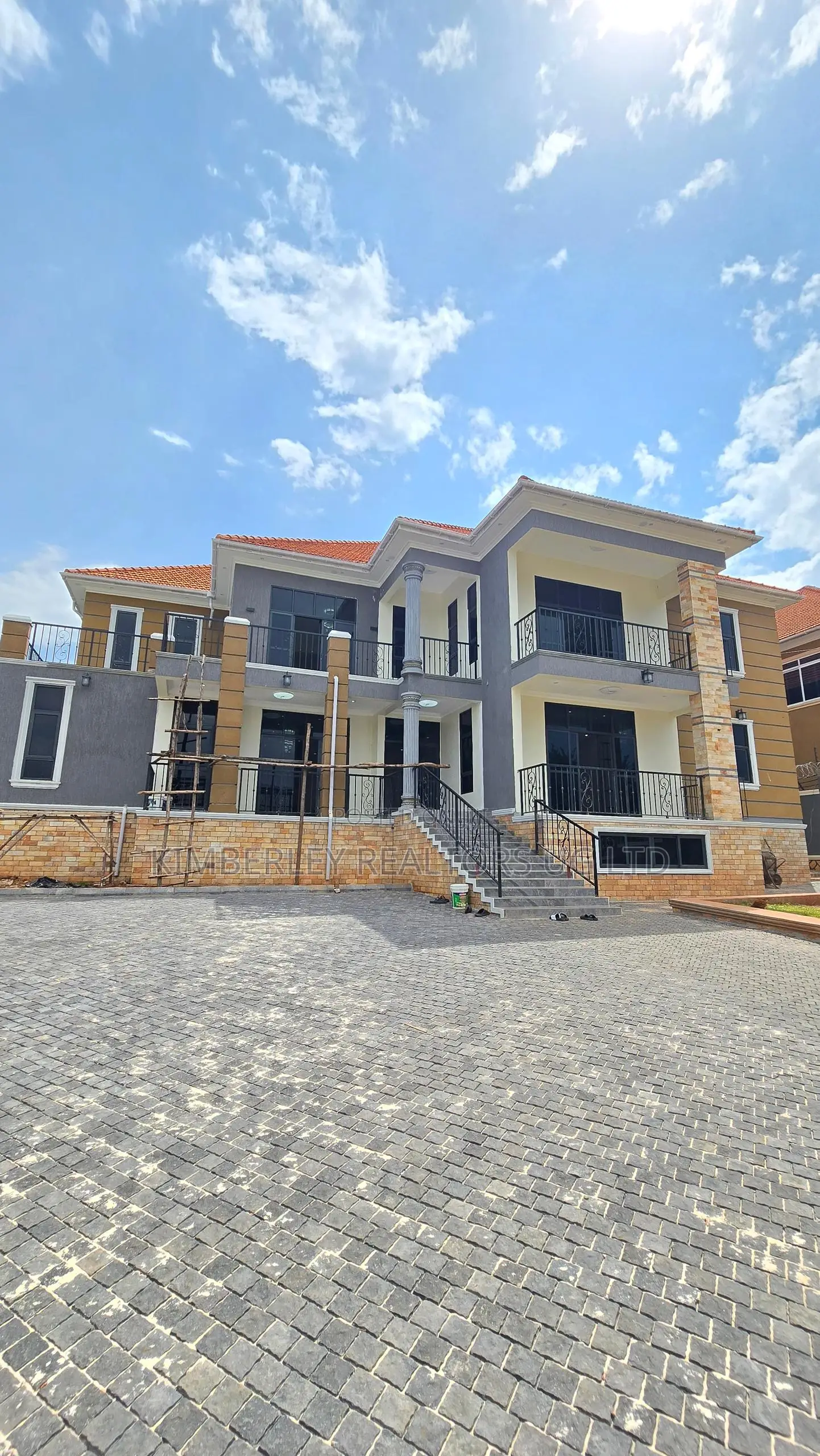 6bdrm House in Division A for sale