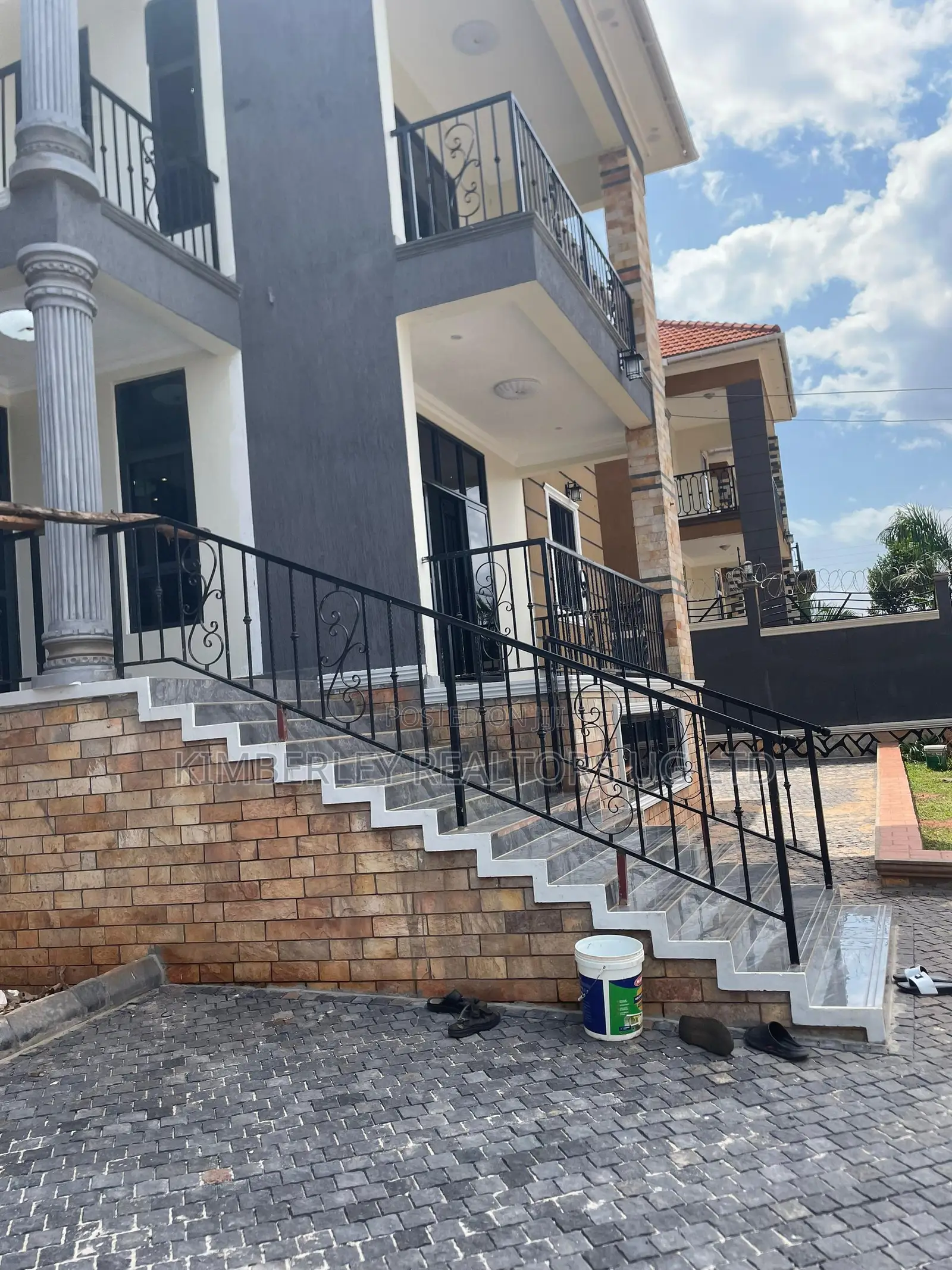 6bdrm House in Division A for sale