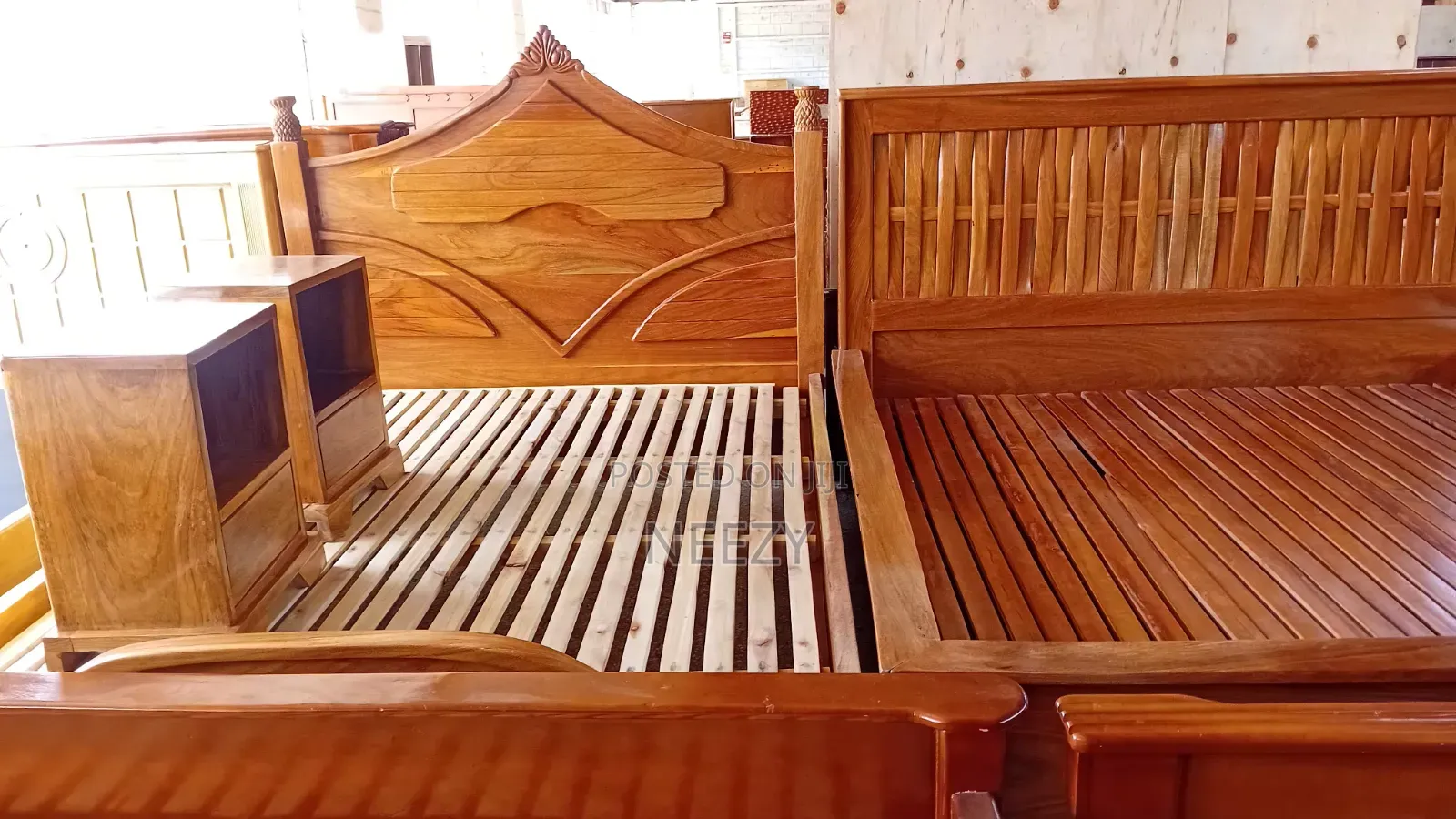 Alveria Bed