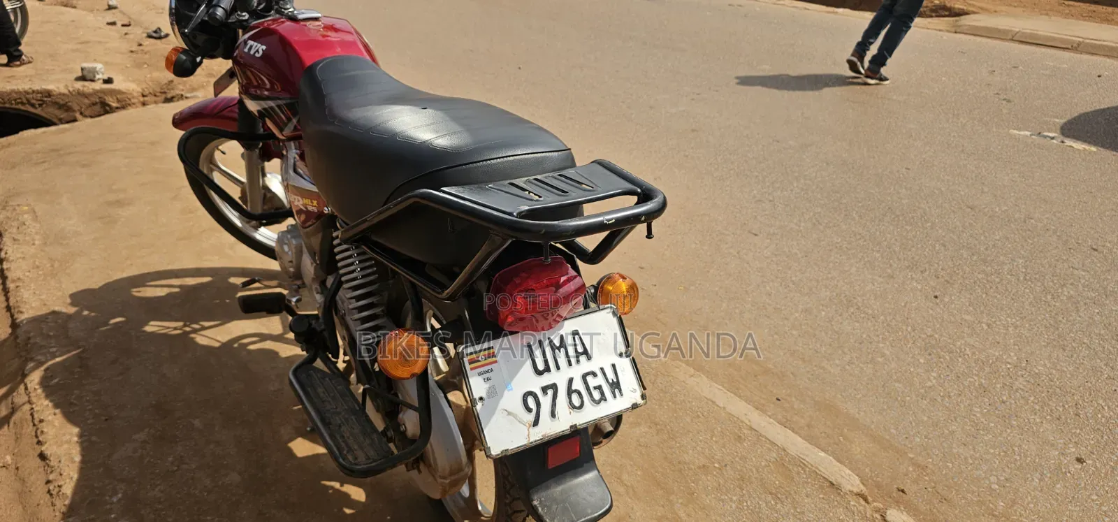 TVS HLX 125 2025 Red