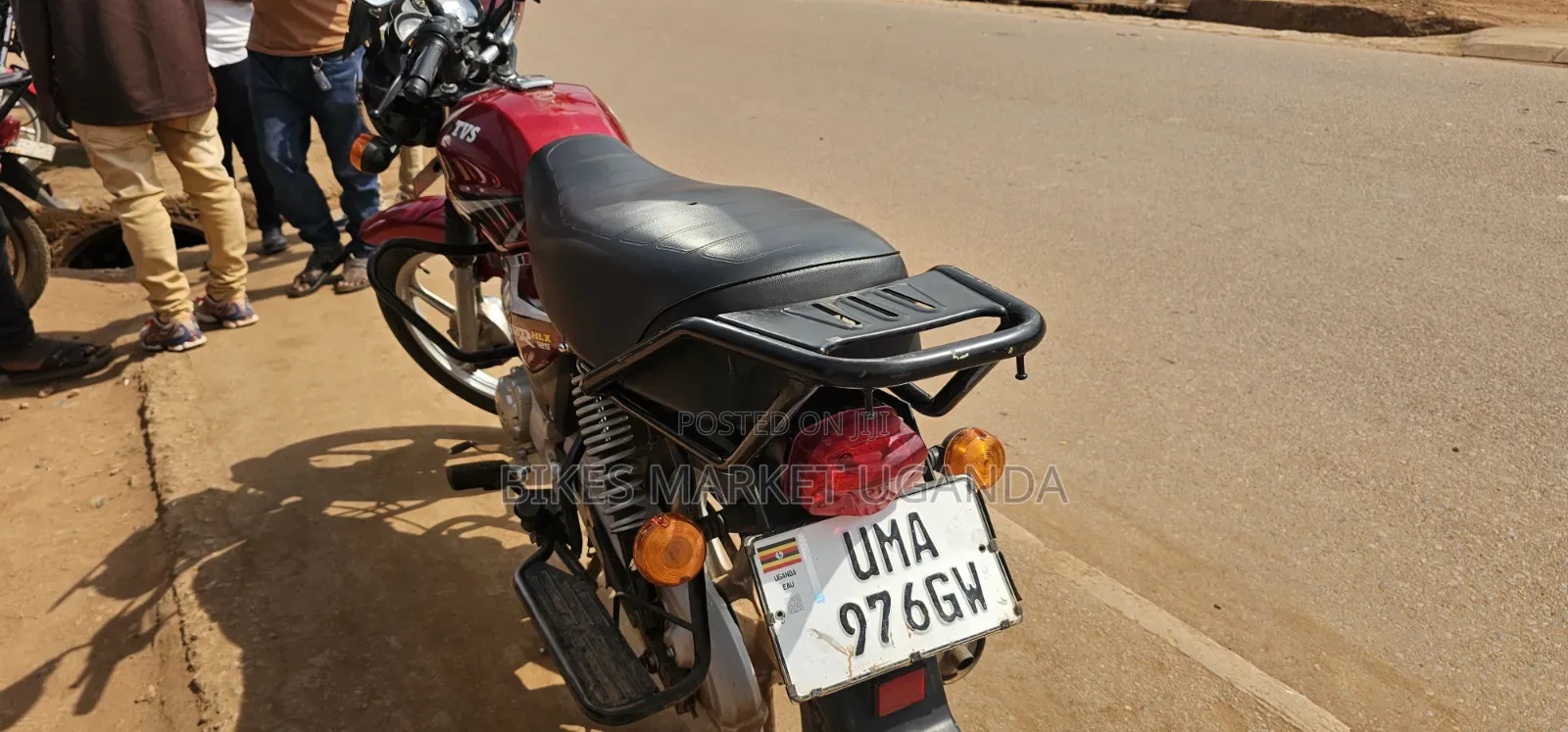 TVS HLX 125 2025 Red
