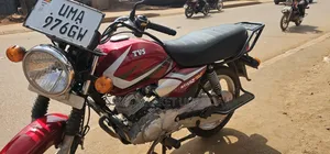 TVS HLX 125 2025 Red