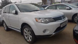 Mitsubishi Outlander 2012 White