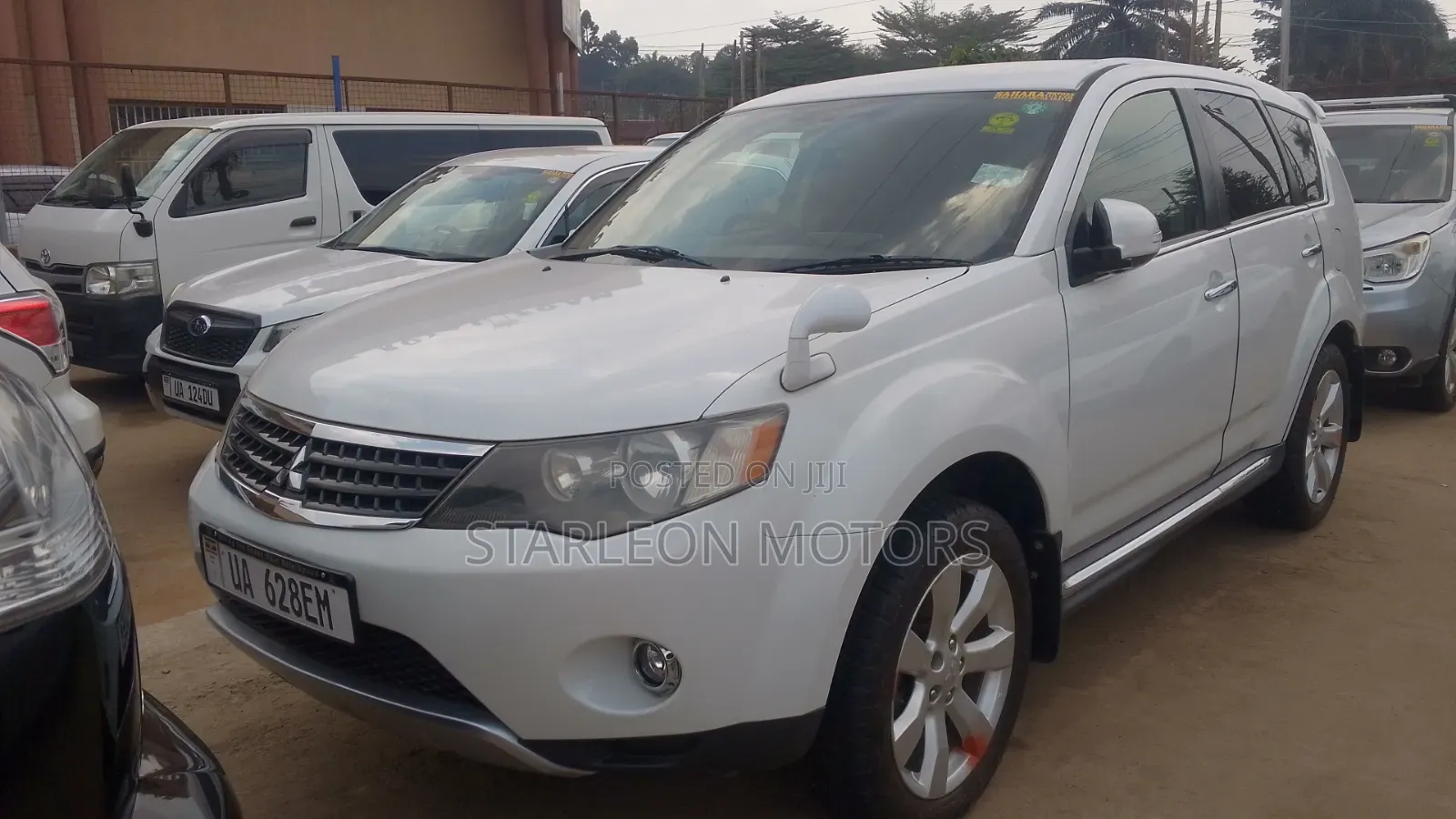Mitsubishi Outlander 2012 White