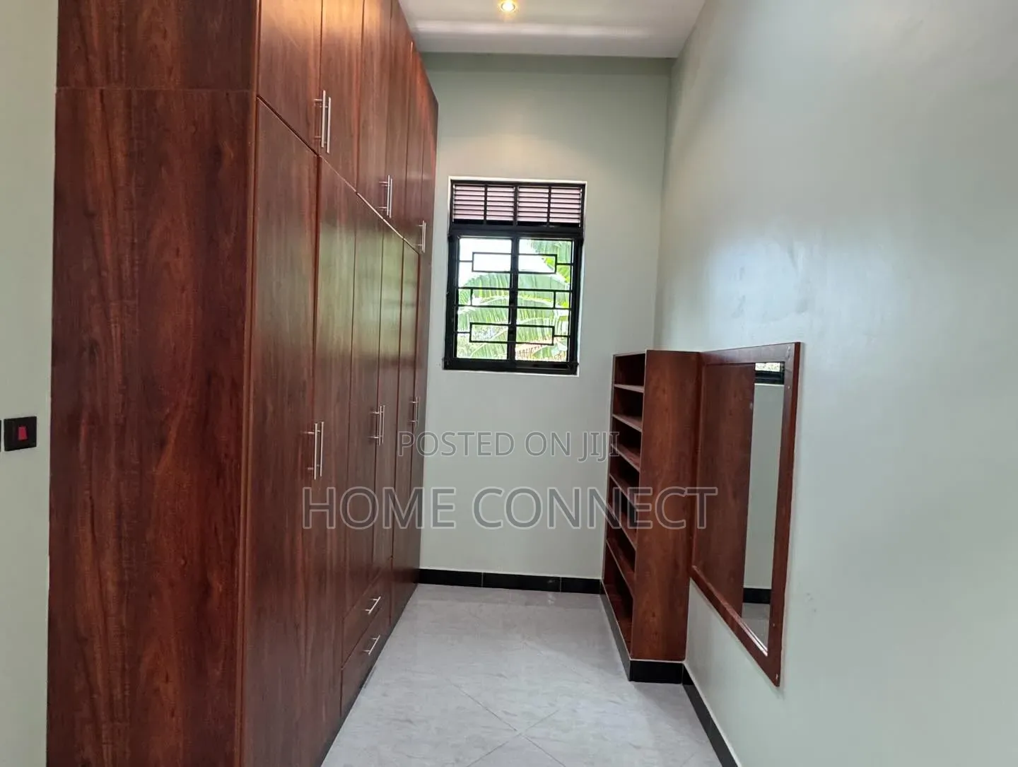 4bdrm House in Luzira Lake Drive, Central Division for rent