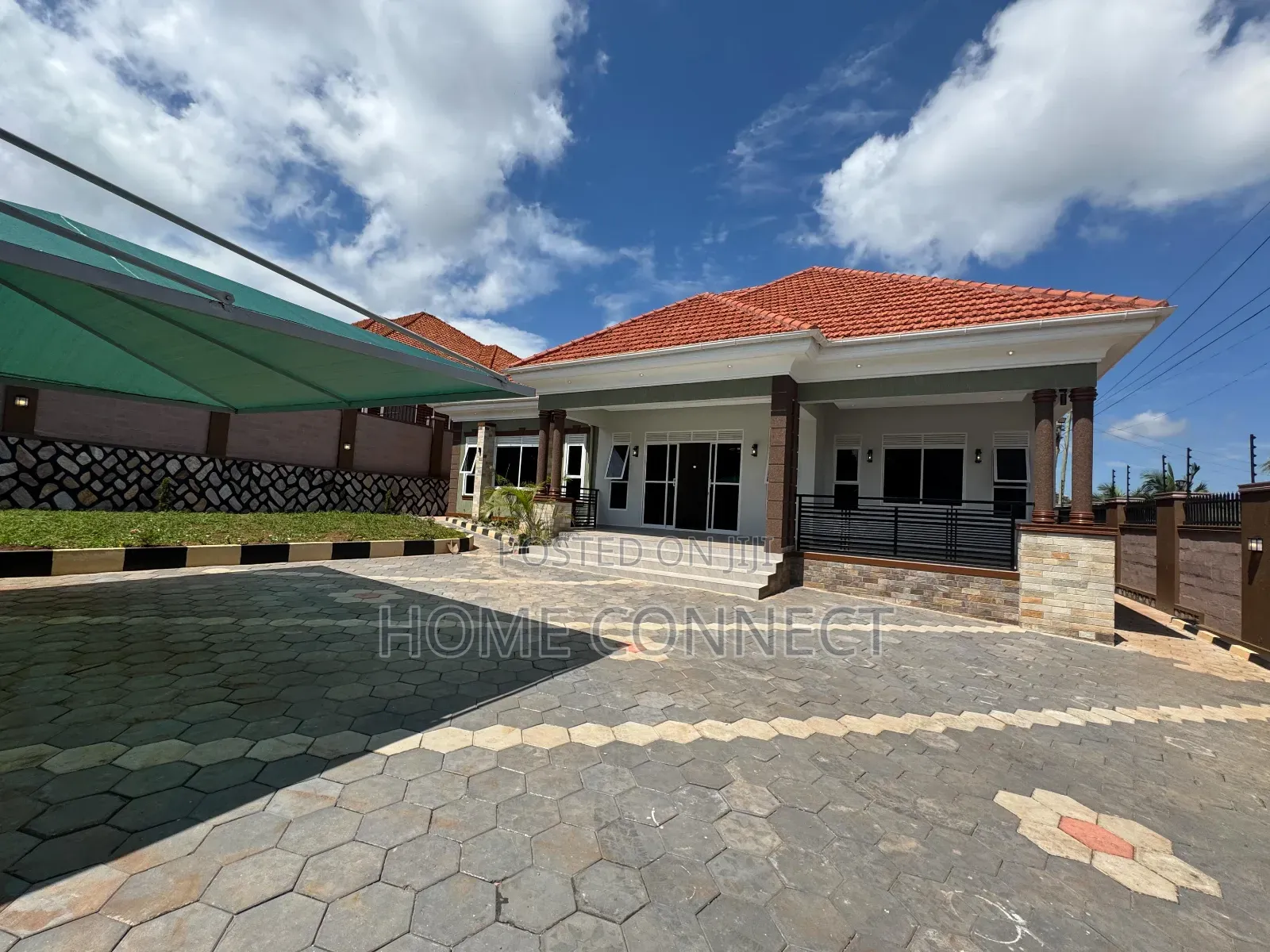 4bdrm Bungalow in Mutungo Hill, Central Division for rent