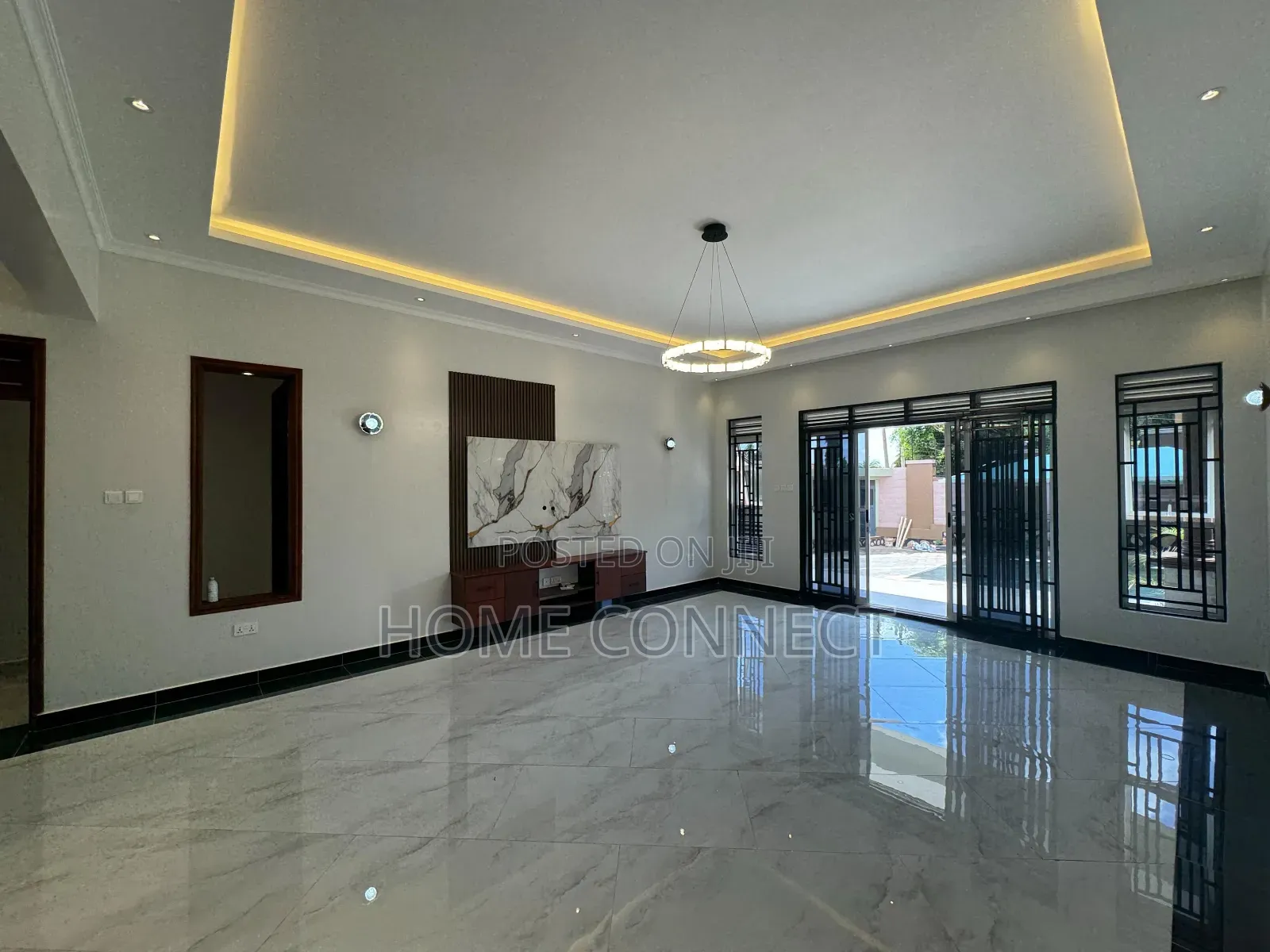 4bdrm Bungalow in Mutungo Hill, Central Division for rent