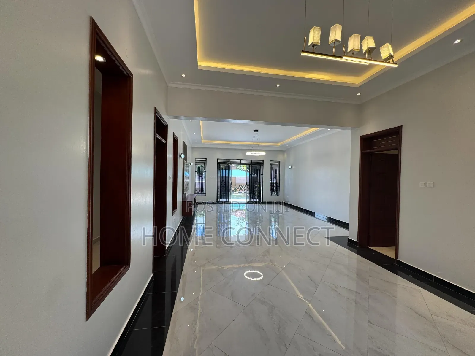 4bdrm Bungalow in Mutungo Hill, Central Division for rent