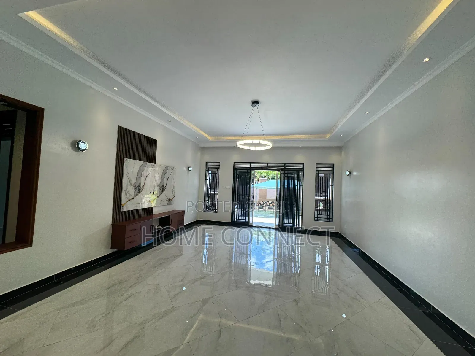 4bdrm Bungalow in Mutungo Hill, Central Division for rent