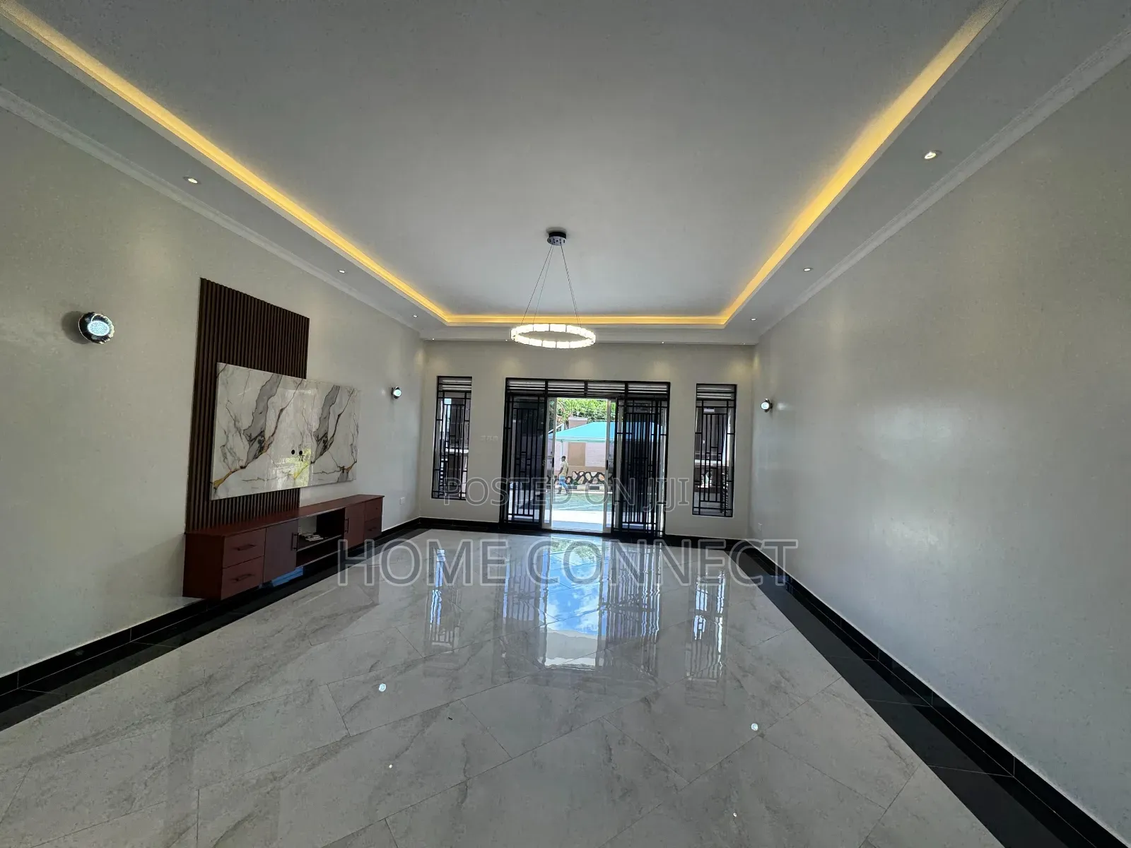 4bdrm Bungalow in Mutungo Hill, Central Division for rent
