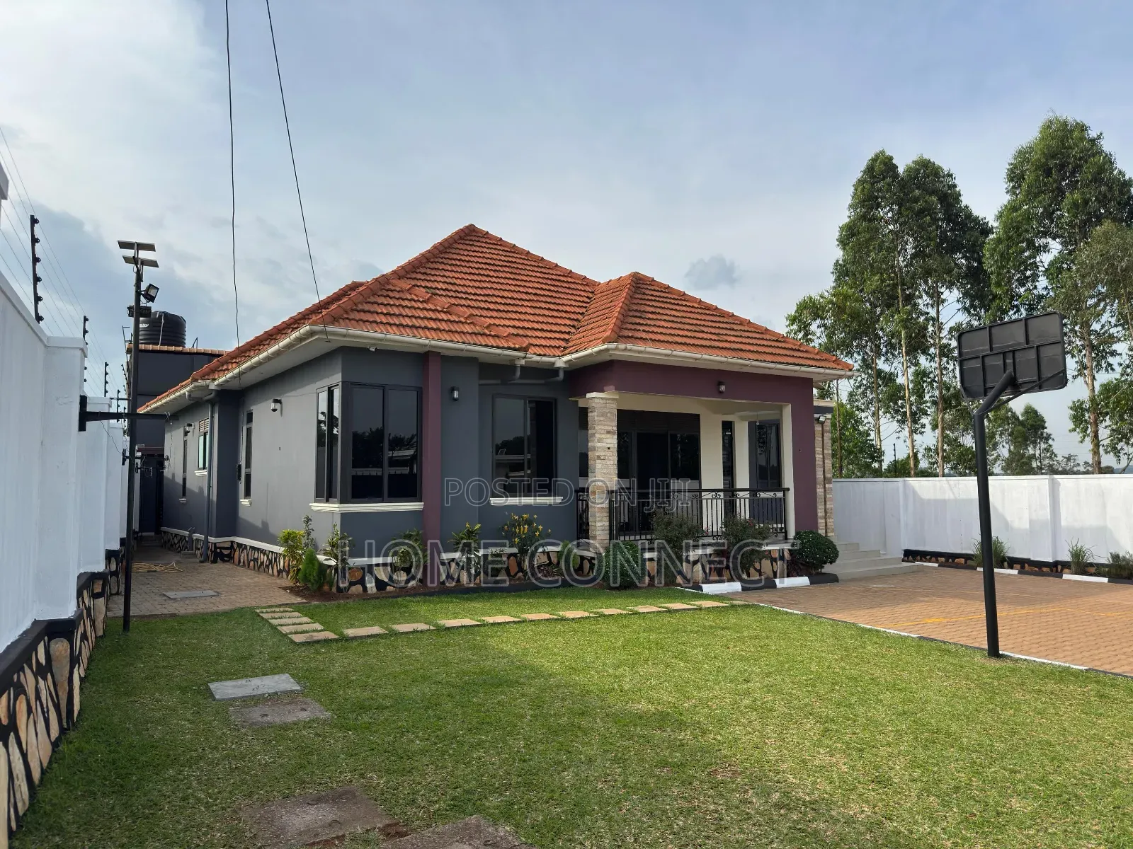 4bdrm Bungalow in Luzira, Central Division for rent
