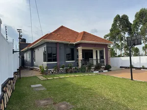 4bdrm Bungalow in Luzira, Central Division for rent
