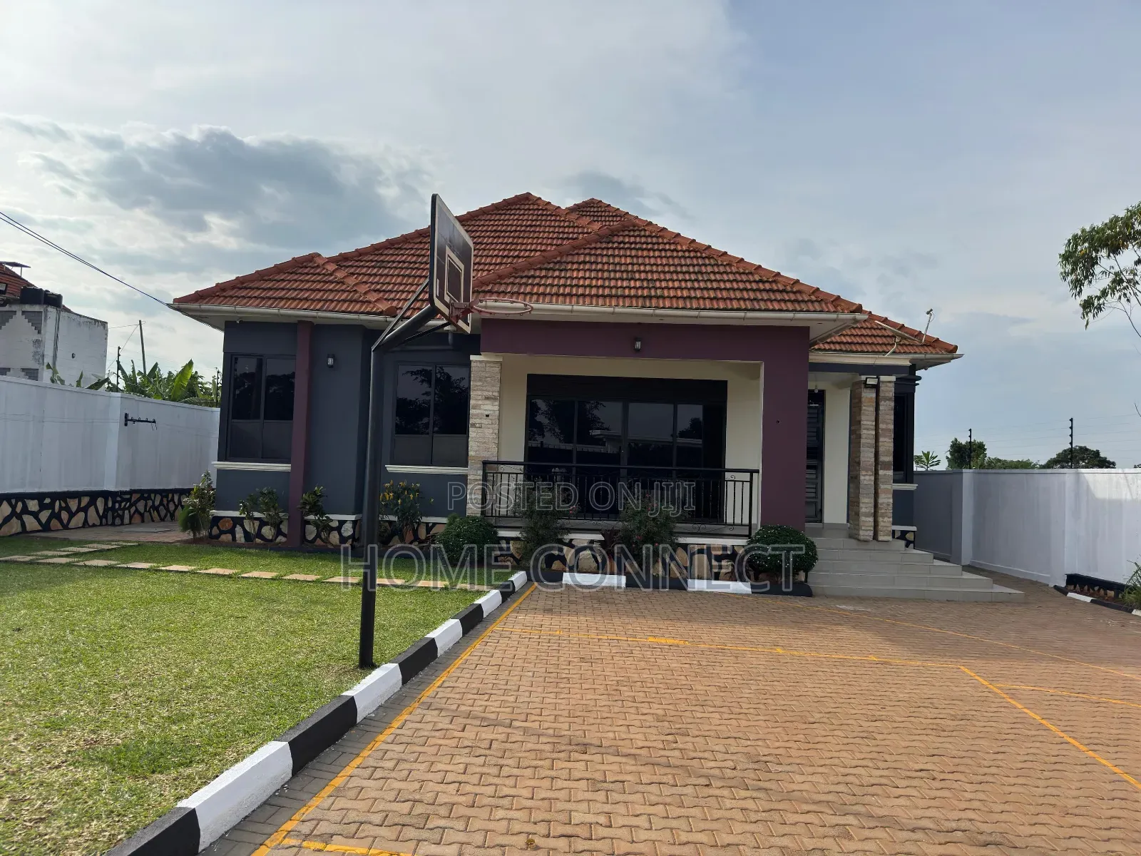 4bdrm Bungalow in Luzira, Central Division for rent