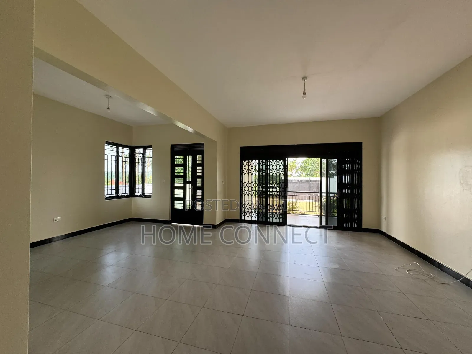 4bdrm Bungalow in Luzira, Central Division for rent