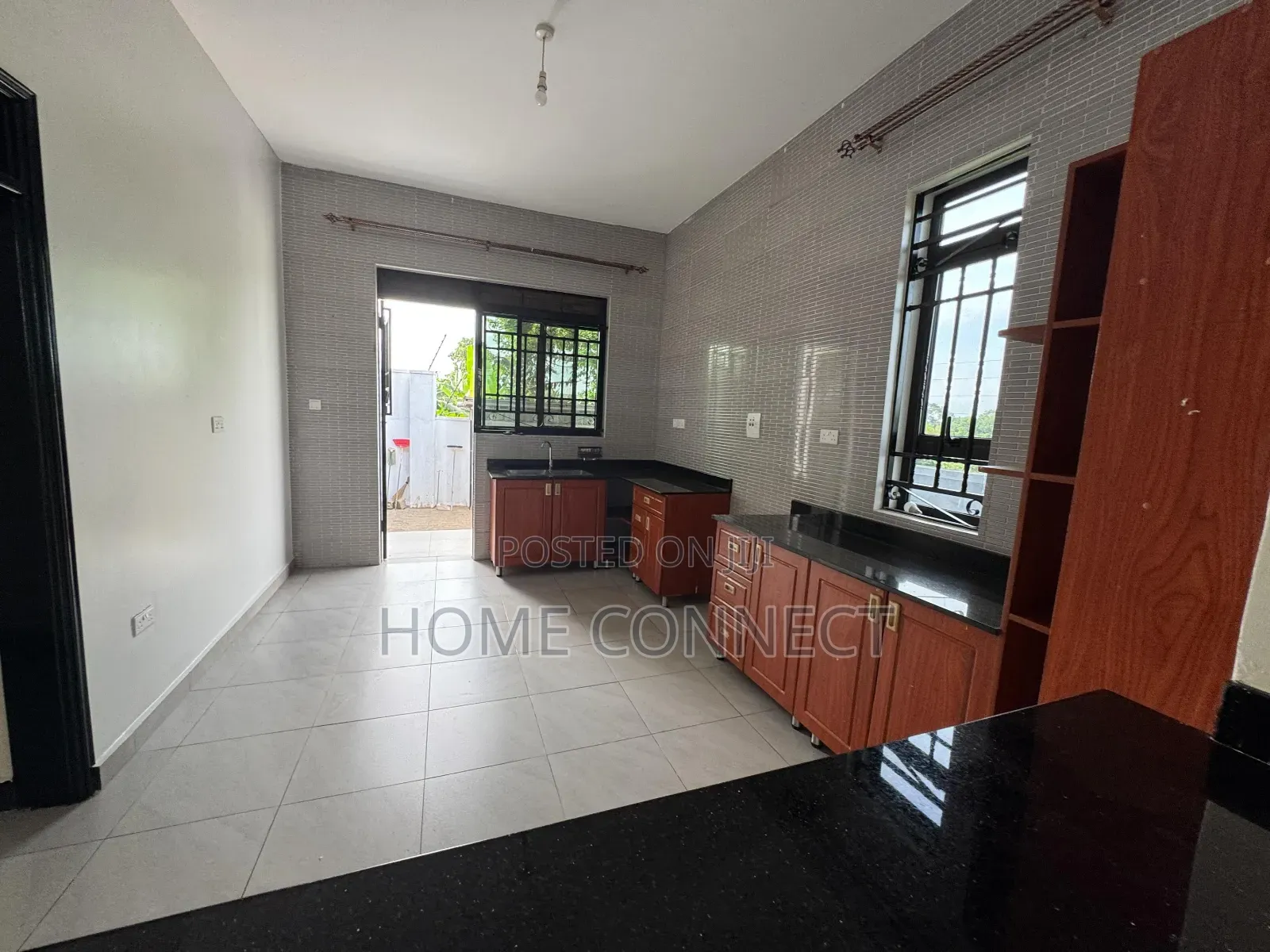 4bdrm Bungalow in Luzira, Central Division for rent