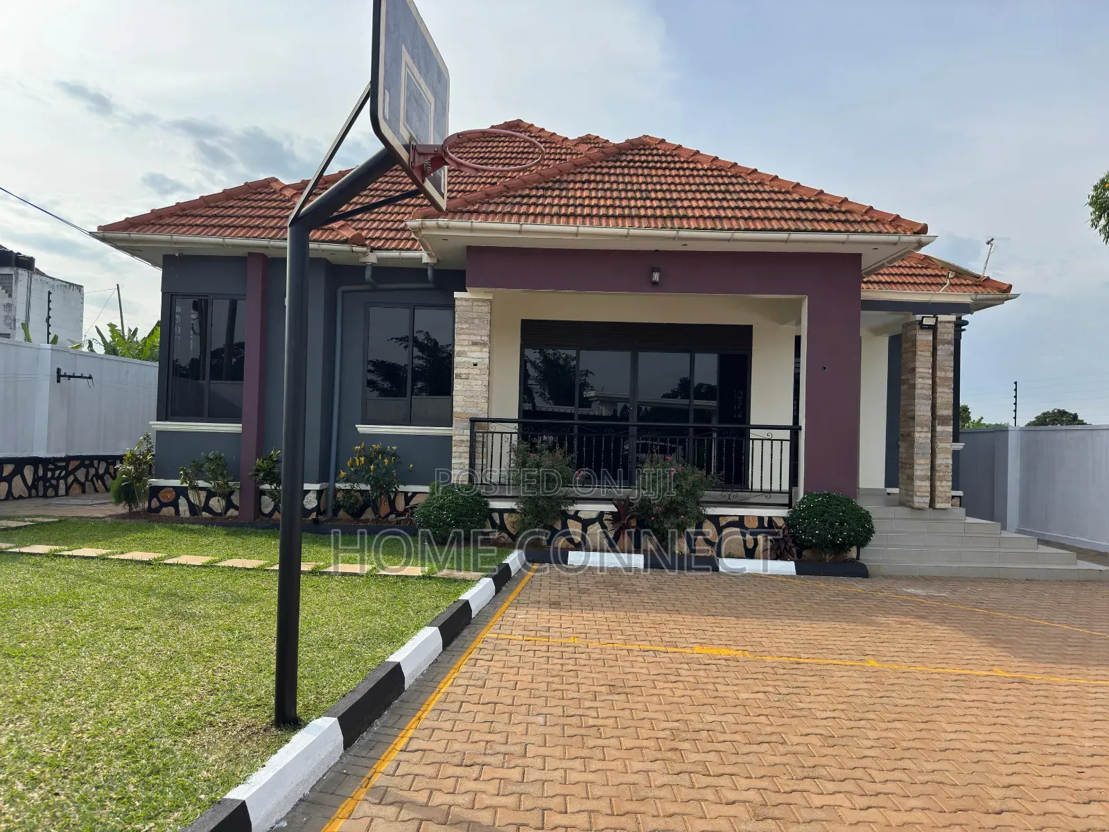 4bdrm Bungalow in Luzira, Central Division for rent