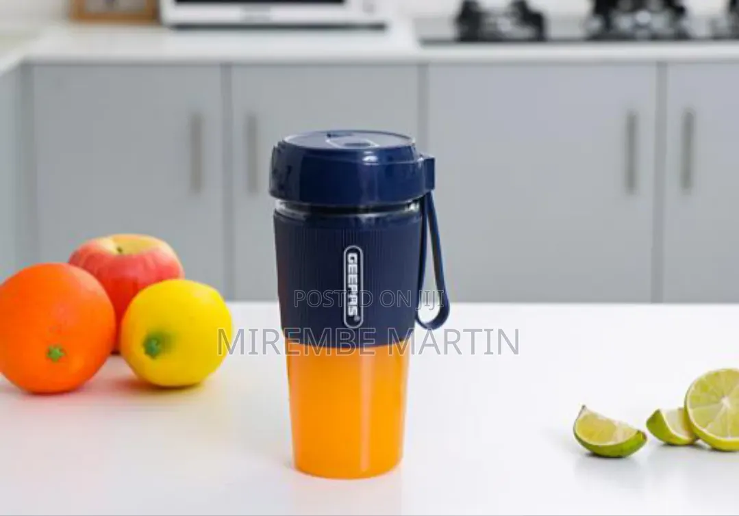Rechargeable Portable Juicer GSB44073 Geepas.