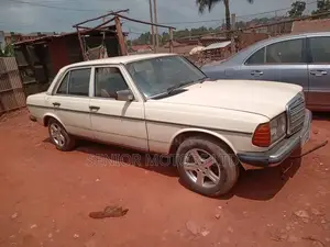 Mercedes-Benz 200 Diesel 1995 White