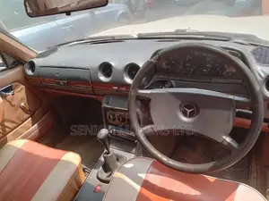 Mercedes-Benz 200 Diesel 1995 White