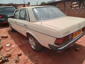 Mercedes-Benz 200 Diesel 1995 White