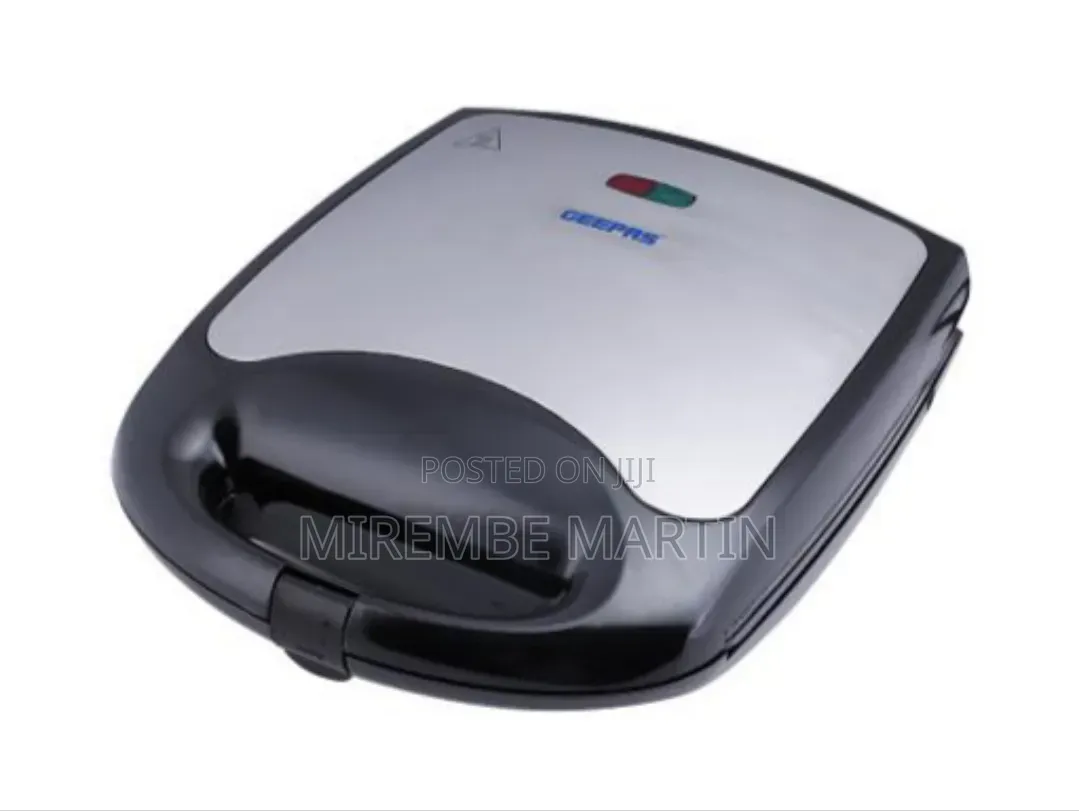 Geepas GST5391 1100W 4 Slice Sandwich Maker 
