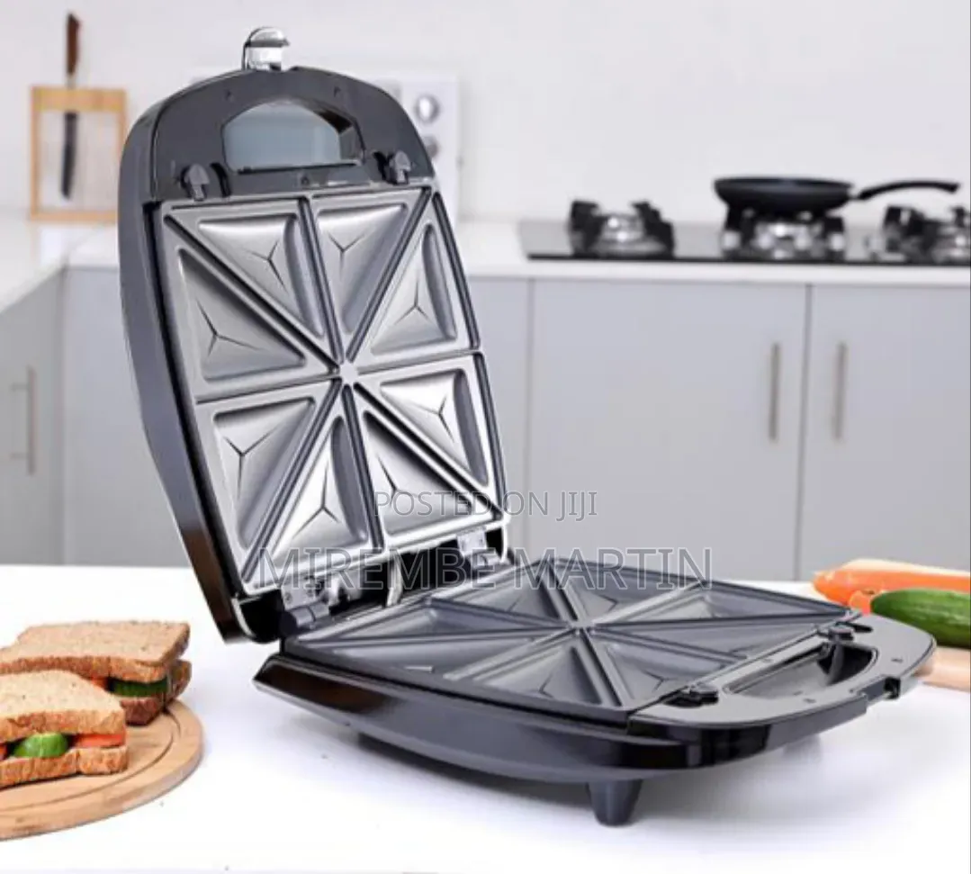 Geepas GSM5444 920W 4 Slice Sandwich Maker 