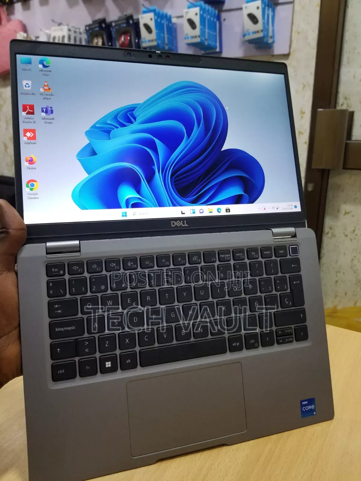 New Laptop Dell Latitude 5330 8GB Intel Core i5 SSD 256GB