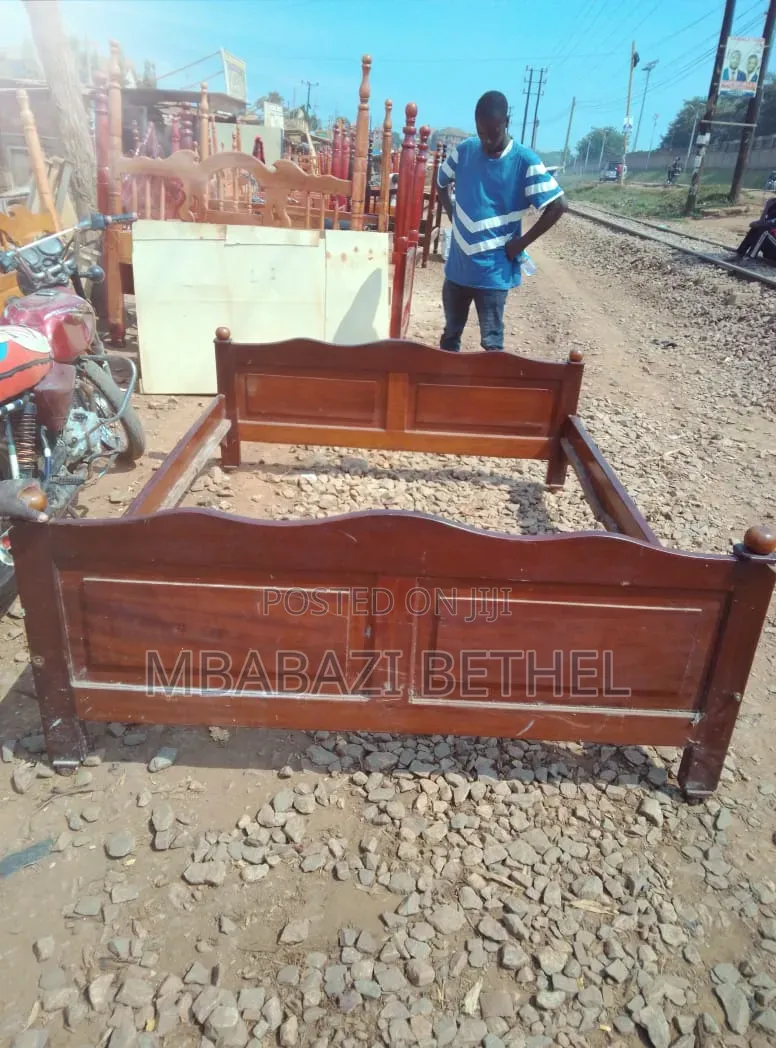Used / Second Hand 5by6 Wooden Bed on Sale