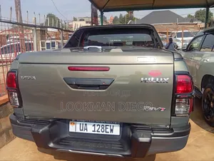Toyota Hilux Revo Double Cab Deisel 2.8 RWD 2018 Green