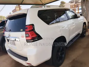 Toyota Land Cruiser Prado 2017 White