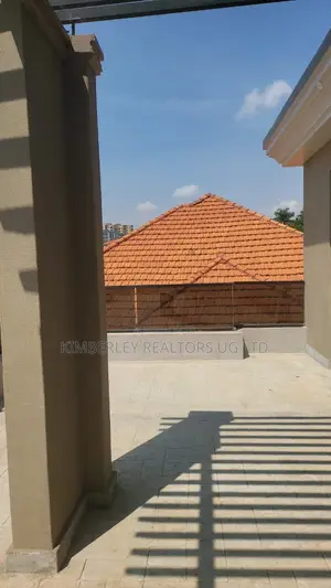 6bdrm Mansion in Kira for sale