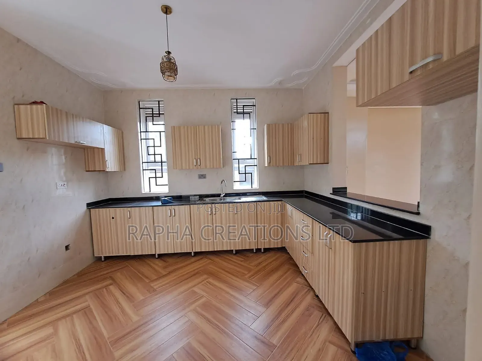 5bdrm House in House For Sale, Central Division for sale