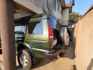 Land Rover Discovery 2008 Green